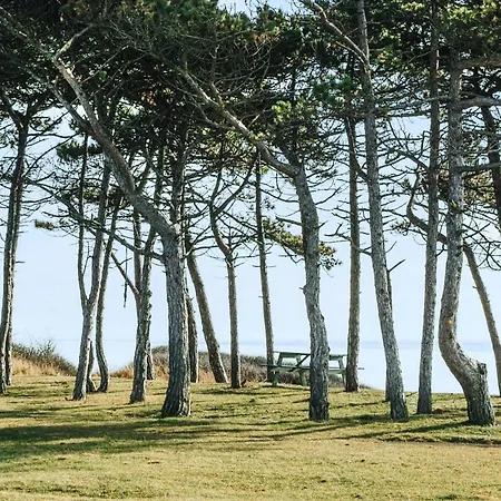 Stunning In Knebel With House Sea View Ørby